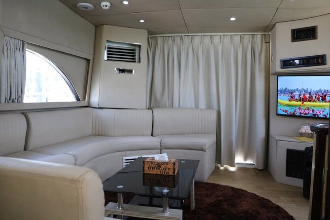 2-Hour Private Yacht 50ft Tour Around Burj Al-Arab - What the two-hour route gives you