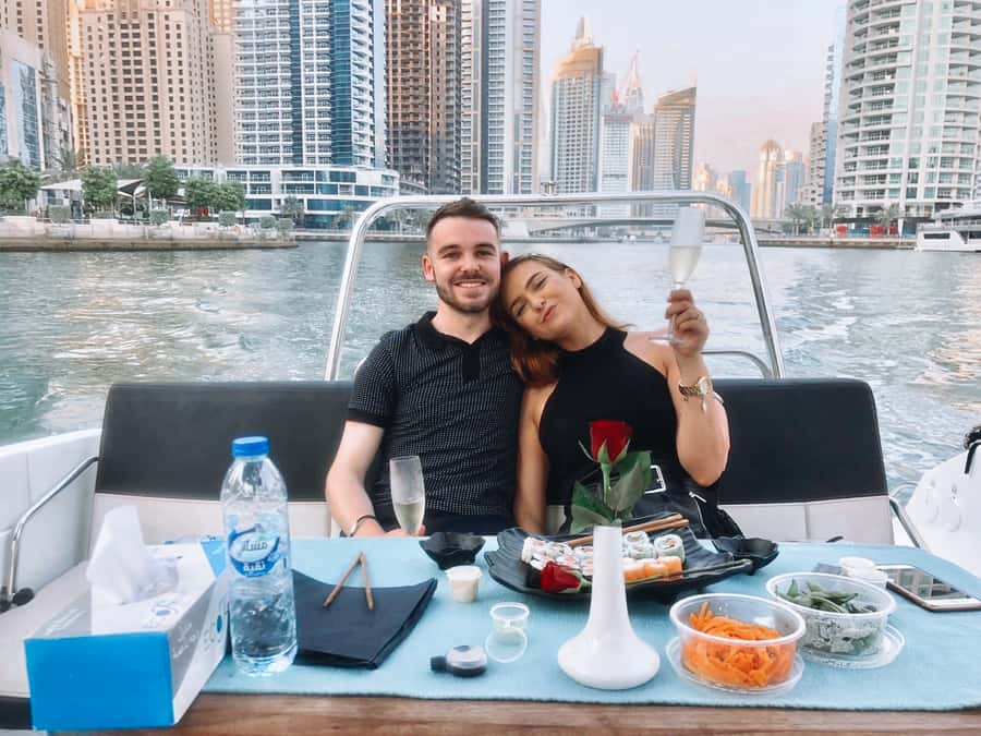 2-Hrs Private Romantic Sunset Cruise with Sushi and Drinks - Meeting at Marina Gate and setting off