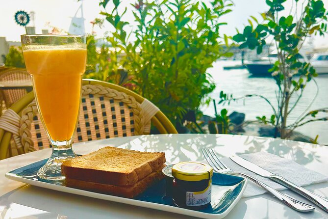 30-Min Jet Ski Tour: English Breakfast, Burj Al Arab View Bliss - Guides, safety, and the shared-group feel