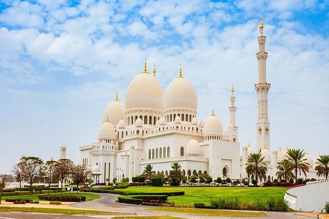 Abu Dhabi City Sightseeing Tour From Dubai - Marina Mall is both lunch stop and breathing room