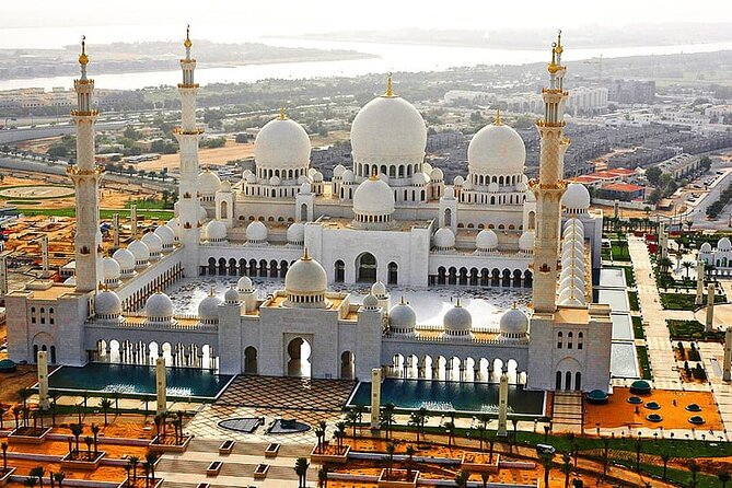 Abu Dhabi City Tour and Qasr AL Watan - From Dubai to Abu Dhabi along Sheikh Zayed Road