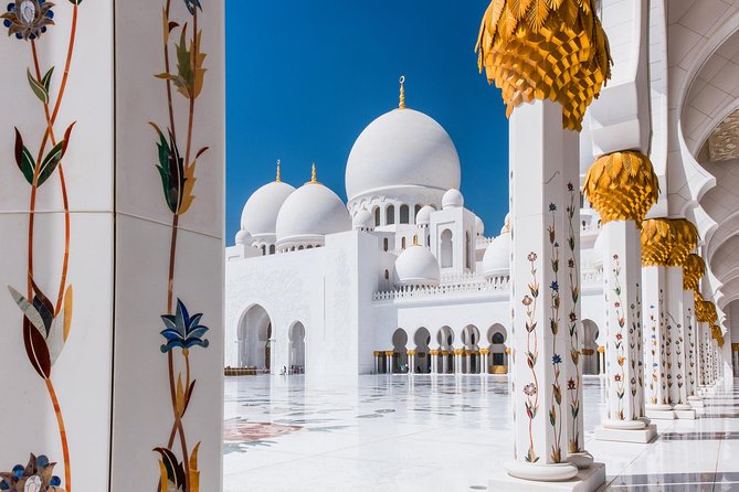 Abu Dhabi city tour & desert safari from Dubai - Sheikh Zayed Grand Mosque: the day’s essential stop
