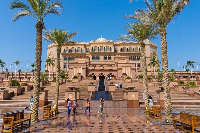 Abu Dhabi City Tour, Emirates Palace, Grand Mosque, Louvre Museum - Louvre Abu Dhabi: a cultural highlight treated too briefly