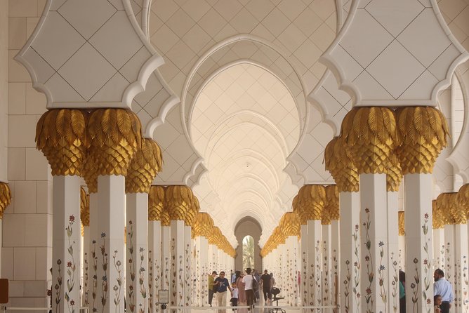 Abu Dhabi City Tour from Dubai - Full-Day Tour - The Sheikh Zayed Grand Mosque deserves the full hour
