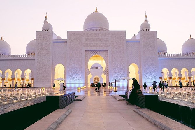 Abu Dhabi City Tour, Grand Mosque, Emirates Palace & The Louvre - Leaving Dubai for the capital