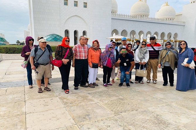Abu Dhabi City Tour, Grand Mosque, Emirates Palace & The Louvre - Sheikh Zayed Grand Mosque: allow time for the star attraction