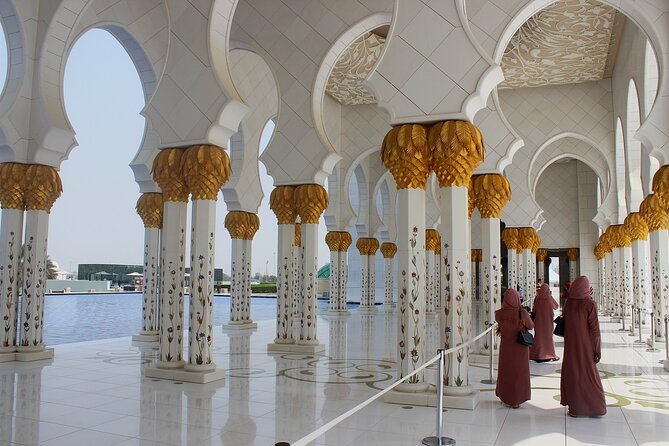 Abu Dhabi City Tour of Grand Mosque, Palace, Louvre, and Ferrari - Ferrari World: a quick taste of Yas Island thrills