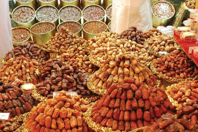 Abu Dhabi Full-Day Tour from Dubai with Lunch - Corniche views in a 15-minute stop