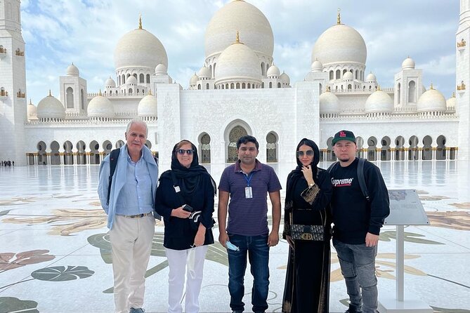 Abu Dhabi Guided City Tour With Ferrari World Tickets From Dubai - Corniche Road and the capital by car