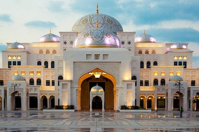 Abu Dhabi Half Day City Tour - Emirates Palace: a short look at luxury