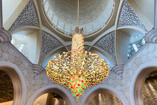 Abu Dhabi Half Day City Tour Sharing Experience - Abu Dhabi Dates Market: a short, useful taste of local commerce