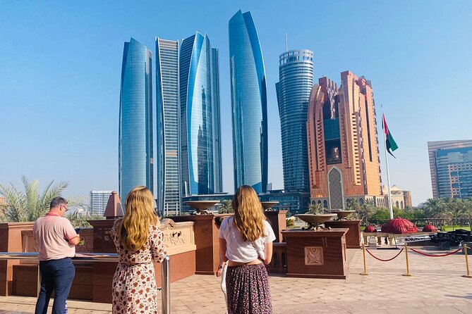 Abu Dhabi Half Day City Tour Sharing Experience - Heritage Village: a compact look at life before modernization