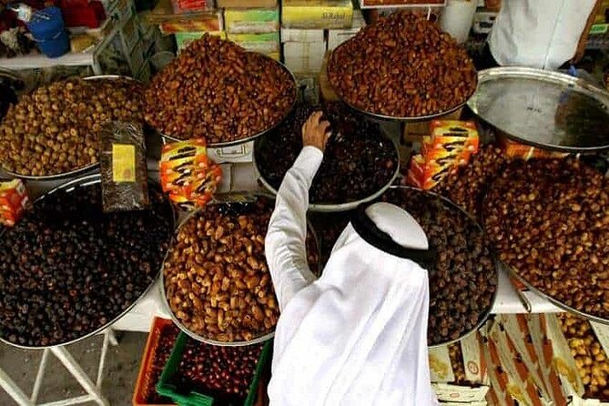Abu Dhabi Premium Full-Day Sightseeing Tour From Dubai - Dates Market and the limits of a short market stop