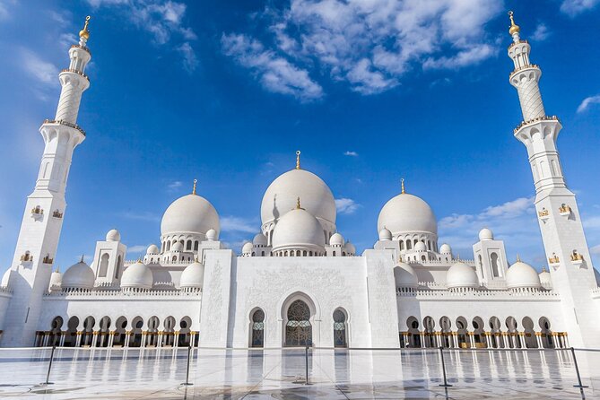Abu Dhabi Private City Tour - Emirates Palace offers a one-hour look at royal-style luxury