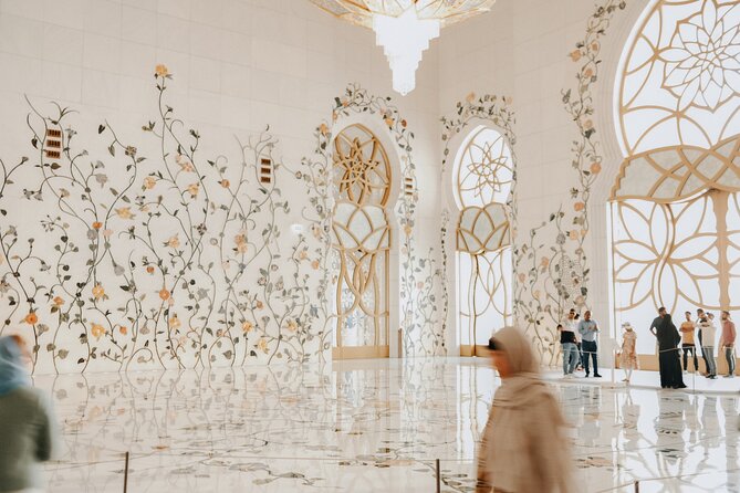 Abu Dhabi Sheikh Zayed Grand Mosque Private Tour - What Your Time at Sheikh Zayed Grand Mosque Feels Like