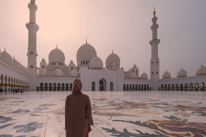 Abu Dhabi Sightseeing City Tour including Grand Mosque - Marina Mall, lunch, and a city view
