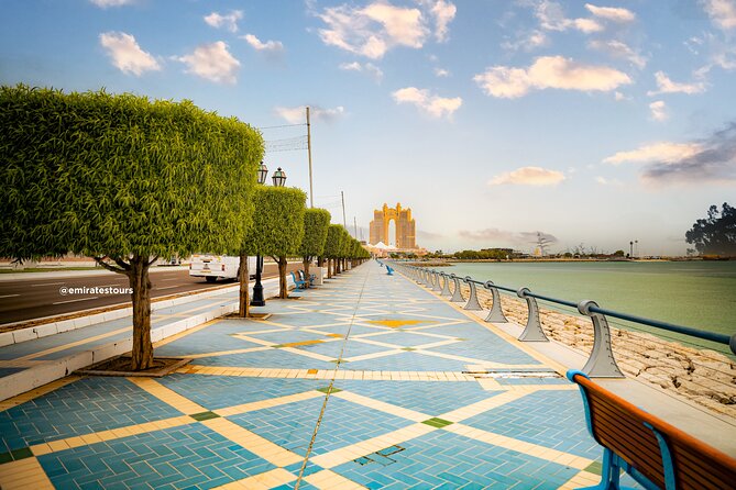 Abu Dhabi Sightseeing Tour: Sheikh Zayed Mosque, Heritage Village & Dates Market - Heritage Village: a quick look at Abu Dhabi before oil wealth