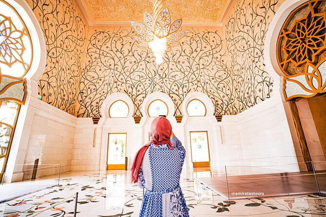 Abu Dhabi Sightseeing Tour: Sheikh Zayed Mosque, Heritage Village & Dates Market - Abu Dhabi Dates Market: the best stop for edible souvenirs