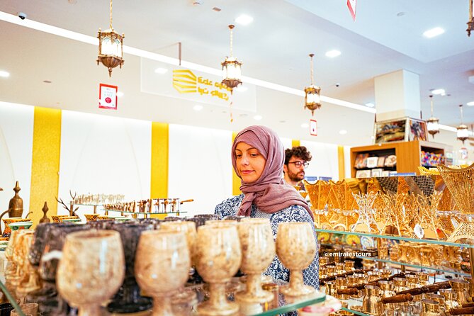 Abu Dhabi Sightseeing Tour: Sheikh Zayed Mosque, Heritage Village & Dates Market - The guide matters more than the bus