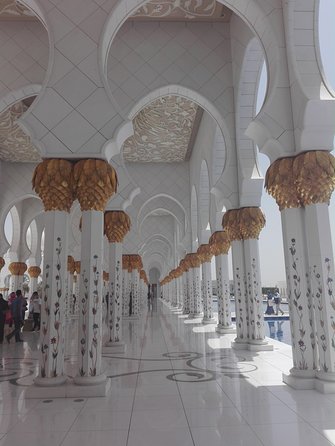 Abu Dhabi Sightseeing with Sheikh Zayed Grand Mosque & Louvre Abu Dhabi Private - A long but efficient day from Dubai