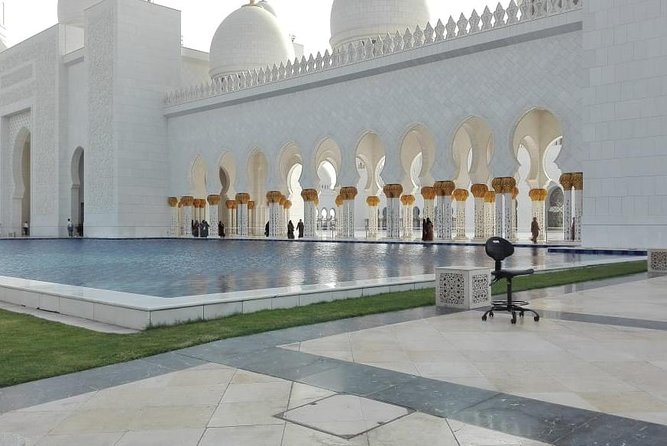 Abu Dhabi Sightseeing with Sheikh Zayed Grand Mosque & Louvre Abu Dhabi Private - Heritage Village and a glimpse of older Abu Dhabi