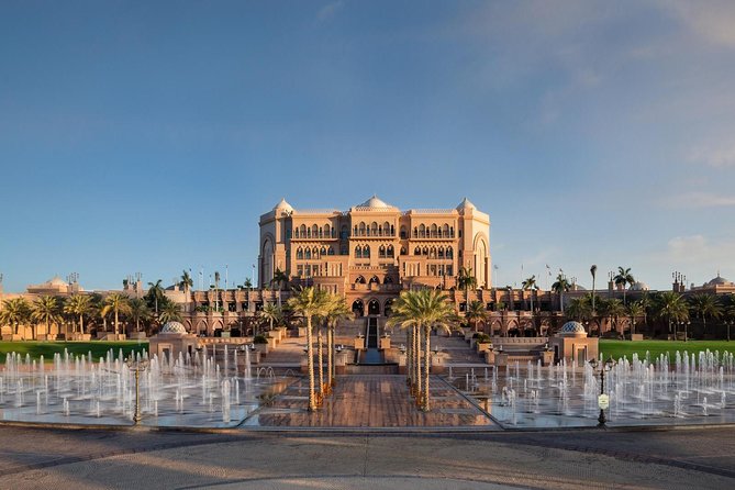 Abu Dhabi Tour - The Corniche and Abu Dhabi’s waterfront