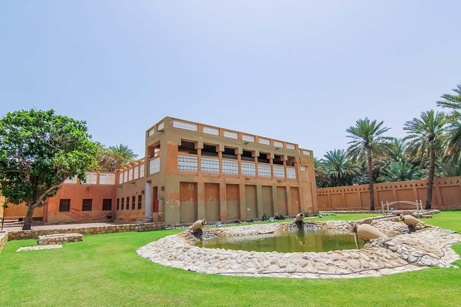 Al Ain City Sightseeing tour with Lunch from Dubai - Lunch at a four-star hotel
