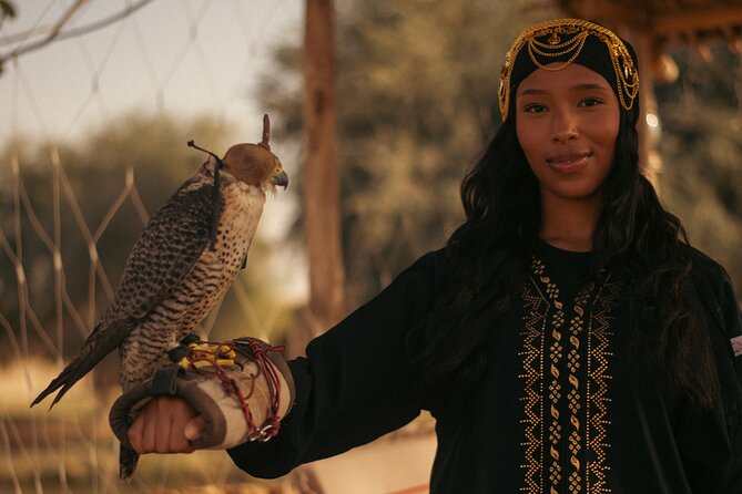 Al Marmoom Oasis Luxury Tent with Bedouin Dinner - Bedouin dinner and evening entertainment