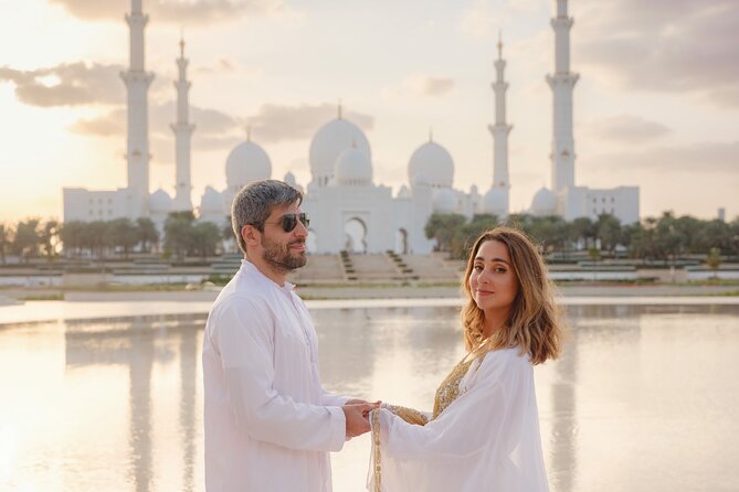 BAPS Hindu Temple And Sheikh Zayed Mosque Tour - BAPS Hindu Mandir: 90 minutes of carved stone