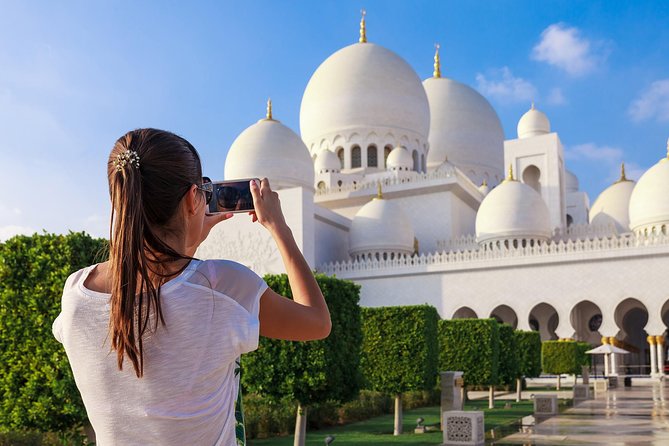 Big Bus Abu Dhabi Hop-On Hop-Off with Sheikh Zayed Mosque Tour - Why a big red bus works well in Abu Dhabi