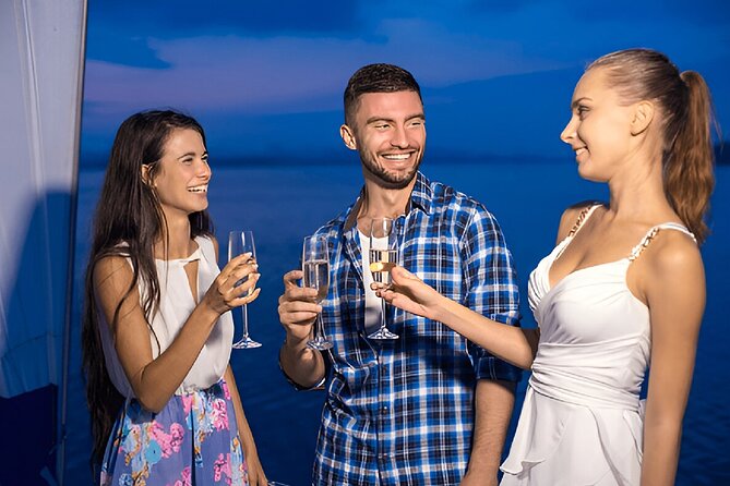 Burj Al Arab: 2-Hour Yacht Tour with BBQ Dinner and Drinks - Leaving Dubai Harbour at 8:00 p.m.