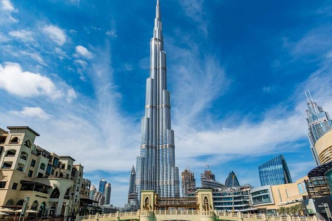 Burj Khalifa Level 124 'At the Top' Entrance Ticket with One-way Transfer - Crowds, photographs, and the limited seating