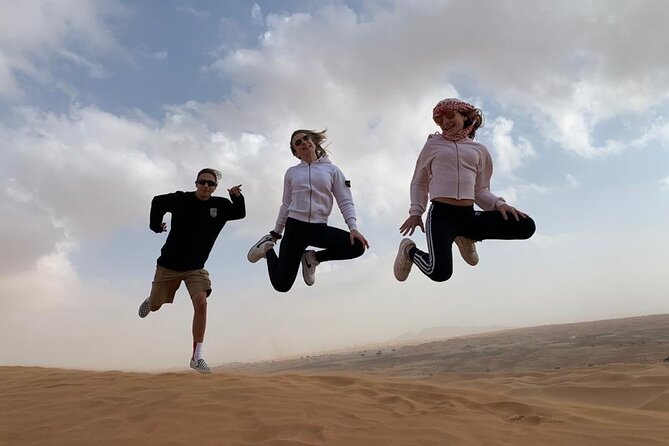 Combo tour- Dubai city tour & Evening Desert safari - The handoff between morning and afternoon