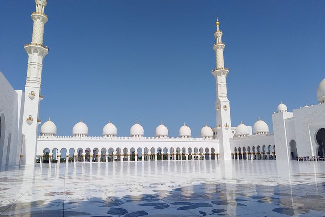 Day Tour of Abu Dhabi from Dubai - Emirates Palace and the Corniche skyline