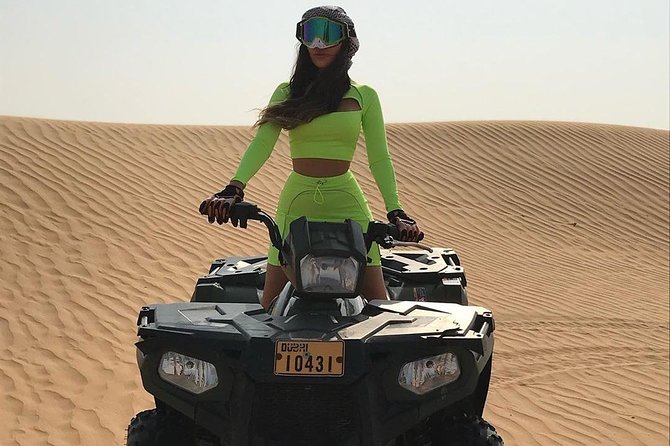 Desert Safari Dubai (PREMIUM VIP) - Sandboarding and sunset photo stops