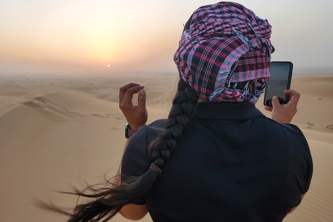 Desert Safari Dubai (VIP Package ) - Sunset, henna, and Arabian dress