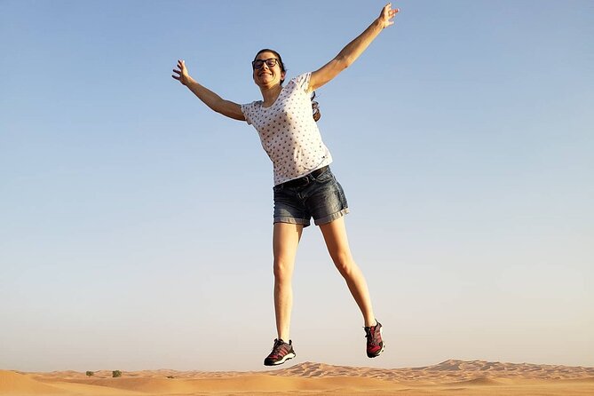 Desert Safari Dubai with Buffet Dinner & 3 live shows - Three shows to close the evening