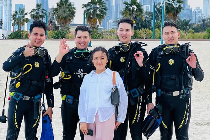 Discovery Scuba Diving in Dubai - What the $102 price includes
