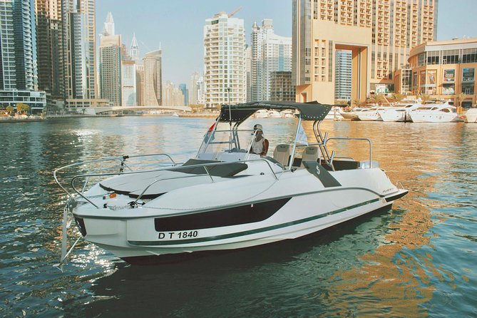 Dubai 1h Sea escape: little get away! - Meeting at Marina Gate