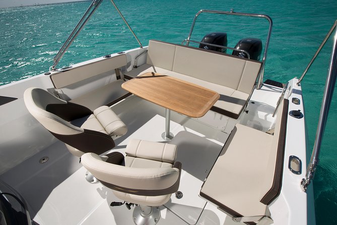 Dubai 1h Sea escape: little get away! - Cruising Dubai Marina Canal