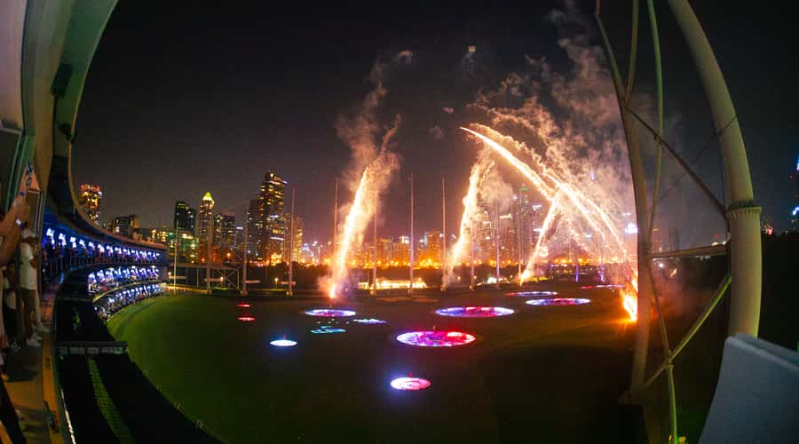 Dubai: 1hr Topgolf Game - The first hour: clubs, balls, and choosing your game