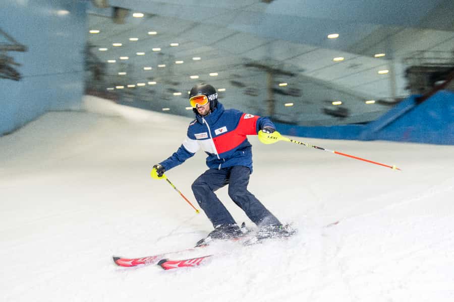 Dubai: 2-Hour or Full-Day Slope Session at Ski Dubai - Collecting your winter kit