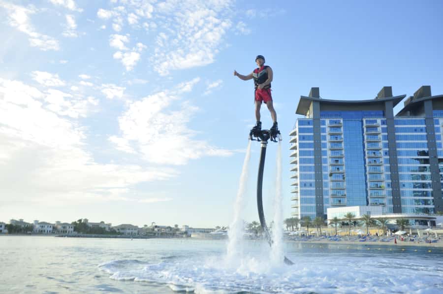 Dubai: 30-Min Flyboard Beginner Session at The Palm Jumeirah - Getting airborne above Palm Jumeirah
