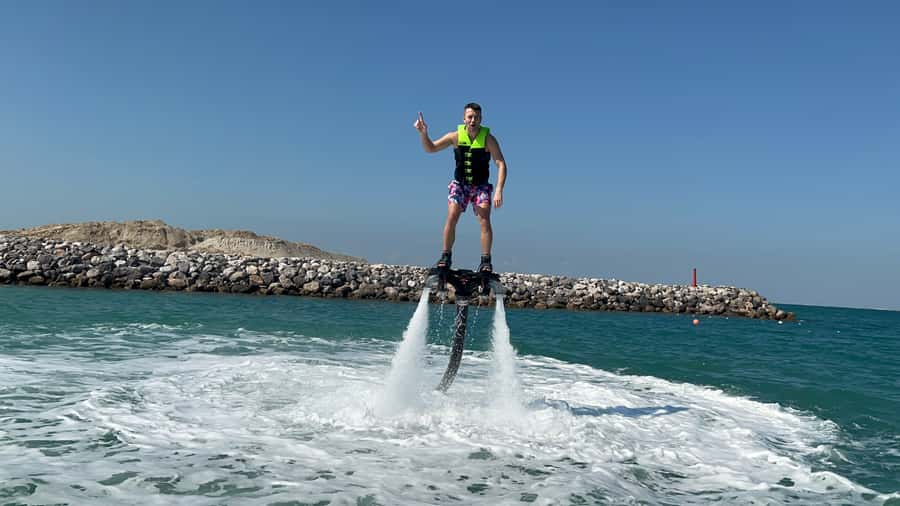 Dubai: 30-Min Flyboard with Burj Al Arab View & Soft Drink - What flyboarding in Dubai is really like