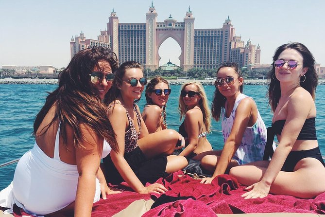 Dubai 3h Sea escape: Swim! Tan! Sightsee! - Music, snacks, and time on deck