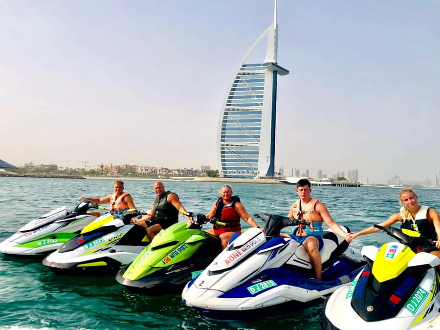 Dubai: 45-Minute Jet Ski Ride - The safety briefing and first minutes on the water
