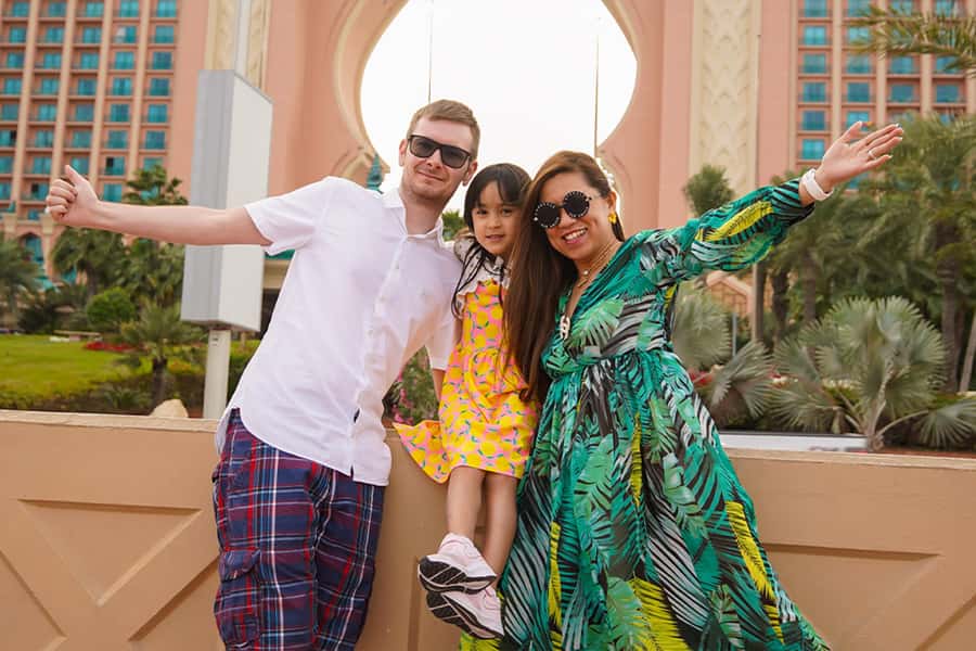 Dubai: 6-Hour Sunset Tour with Burj Khalifa Tickets - Guides can make or break a packed evening