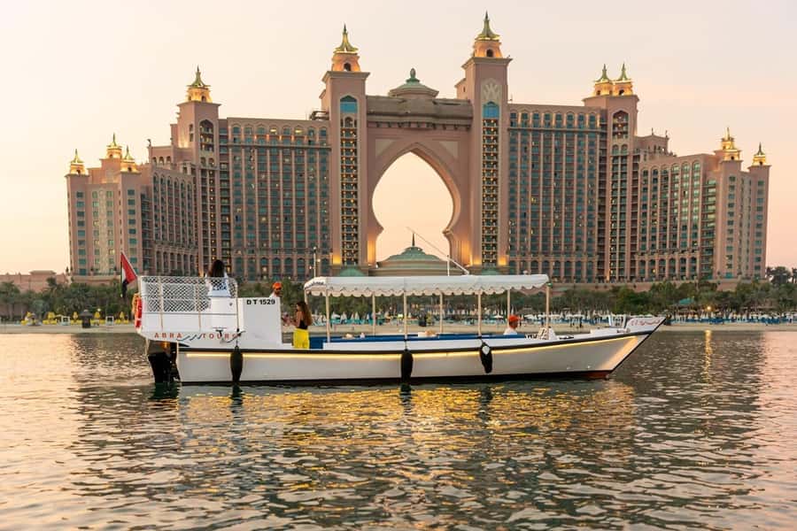 Dubai: Abra Boat Tour in Atlantis, Palm, Ain Dubai & Marina - What this Dubai abra cruise is really like