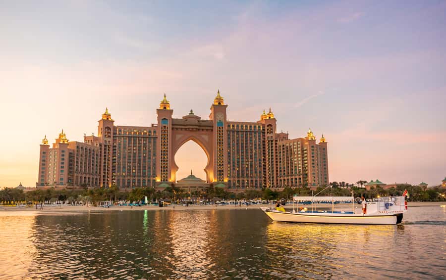 Dubai: Abra Boat Tour in Atlantis, Palm, Ain Dubai & Marina - Starting at Dubai Marina Harbour