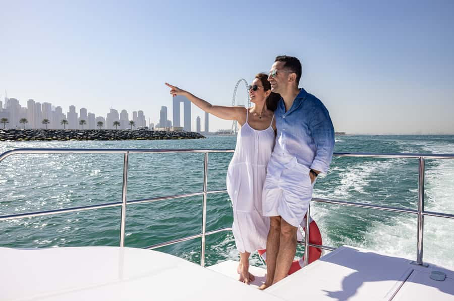 Dubai: Abra Boat Tour in Dubai Marina, Ain Dubai, JBR - Onboard comfort, swimming, and food